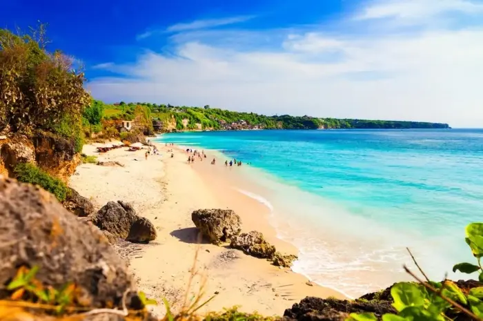 Pantai Dreamland, Pantai Eksotis dengan View Alam Memesona di Bali
